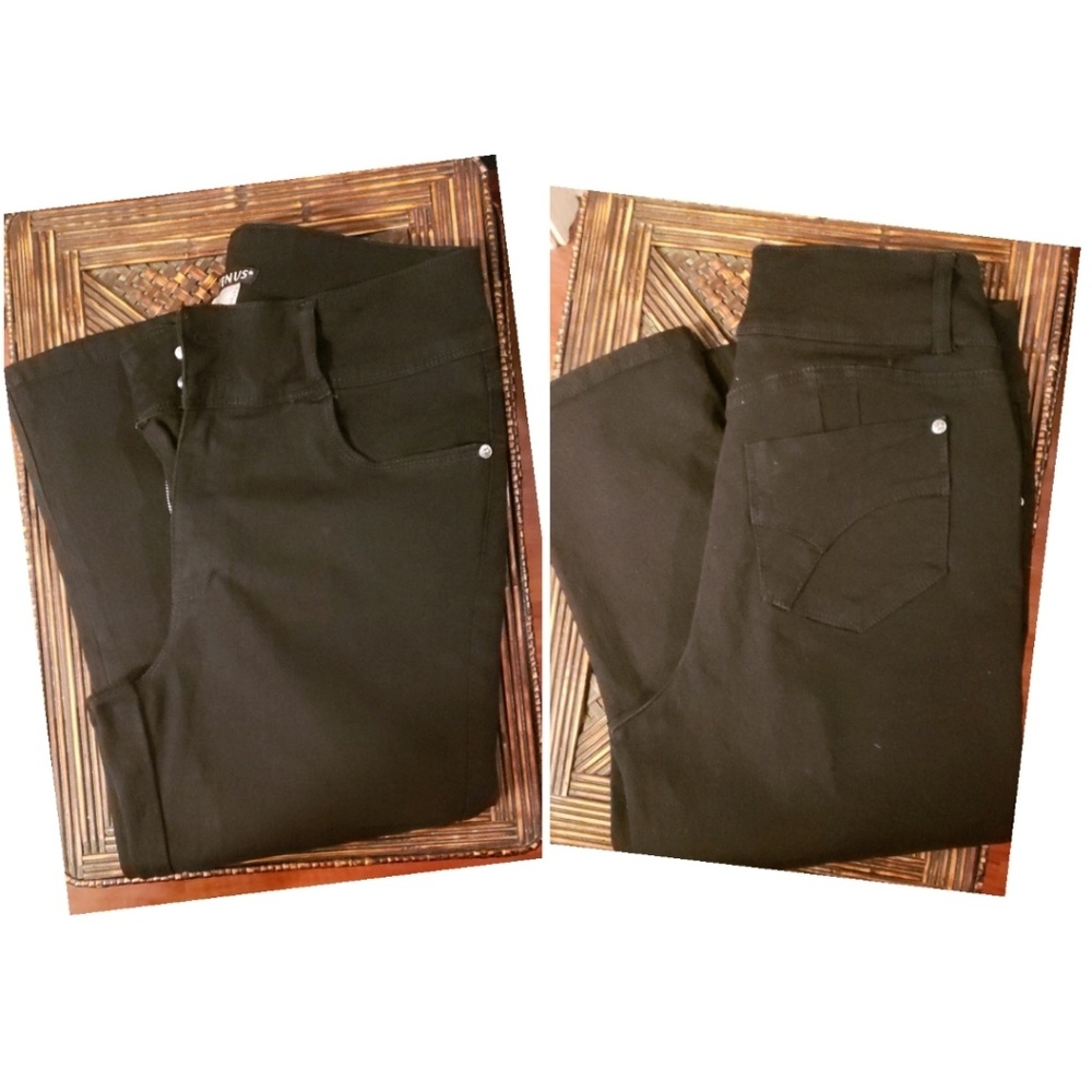 2 pairs black Capris from VENUS.COM. SZ 10.